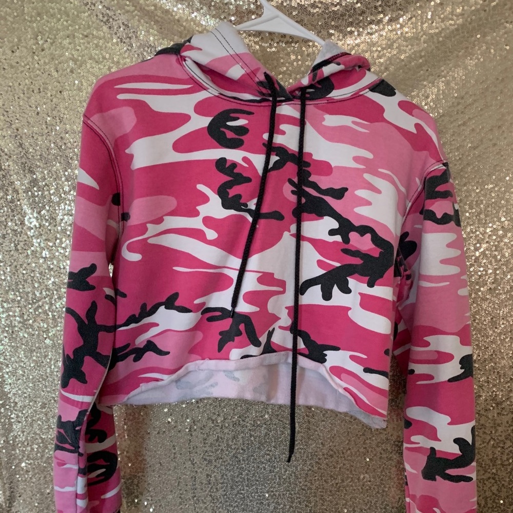 Cropped pink camo hoodie